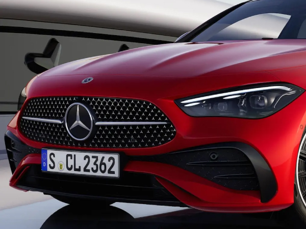 Guardabarros y rines de aleación CLE Coupé