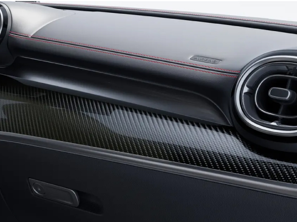 Tablero con costuras en contraste CLE Coupé