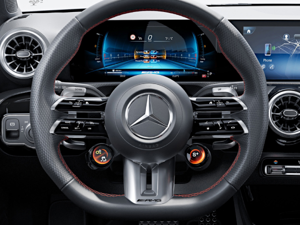 Volante AMG Performance en napa y microfibra MICROCUT