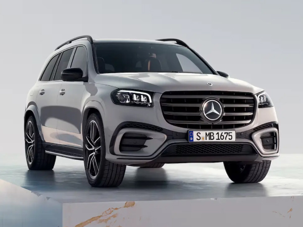 Frontal AMG del Mercedes CLA 35 con faros LED High Performance