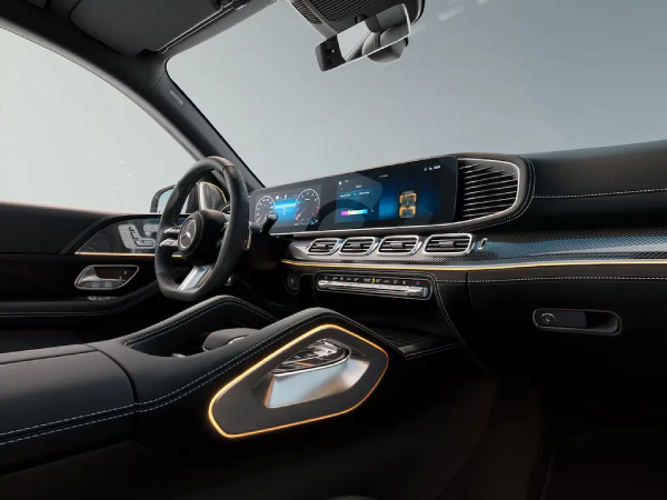 Asientos deportivos AMG con reposacabezas integrados