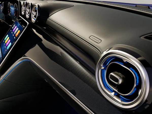 Asientos deportivos AMG con reposacabezas integrados