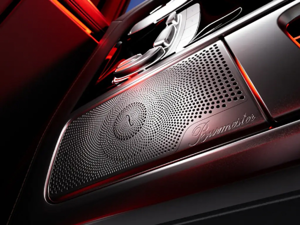 Puesto de conducción digital AMG con sistema MBUX