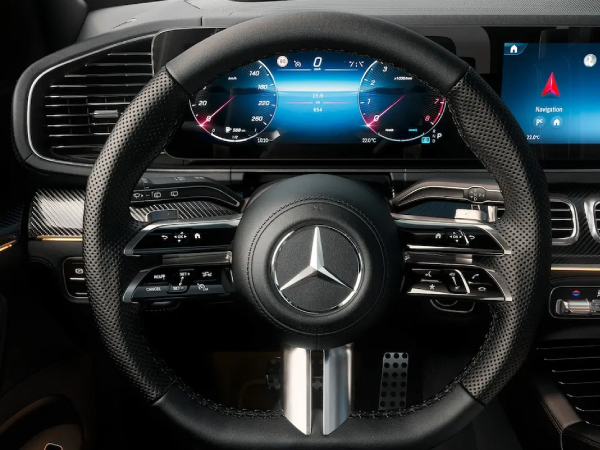 Volante AMG Performance en napa y microfibra MICROCUT