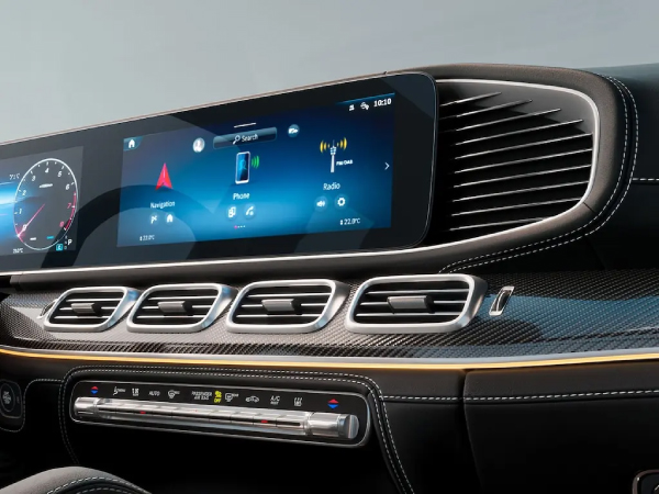 Asientos deportivos AMG con reposacabezas integrados