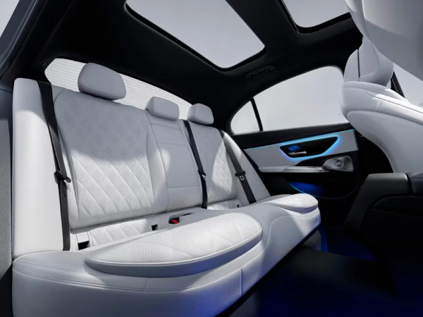 Asientos deportivos AMG con reposacabezas integrados